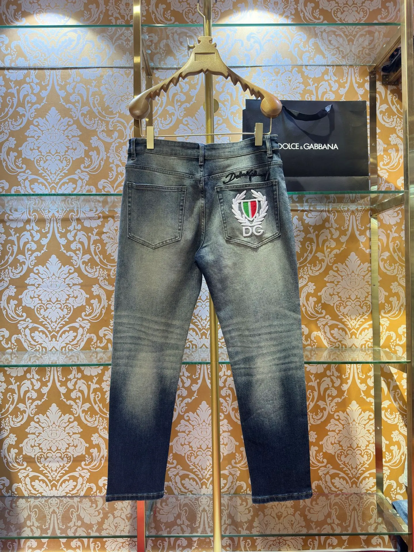 𝘿𝙊𝙇𝘾𝙀 & 𝙂𝘼𝘽𝘽𝘼𝙉𝘼 2026New Arrival Blue DG 🪡 :Blue Sizes:30-38